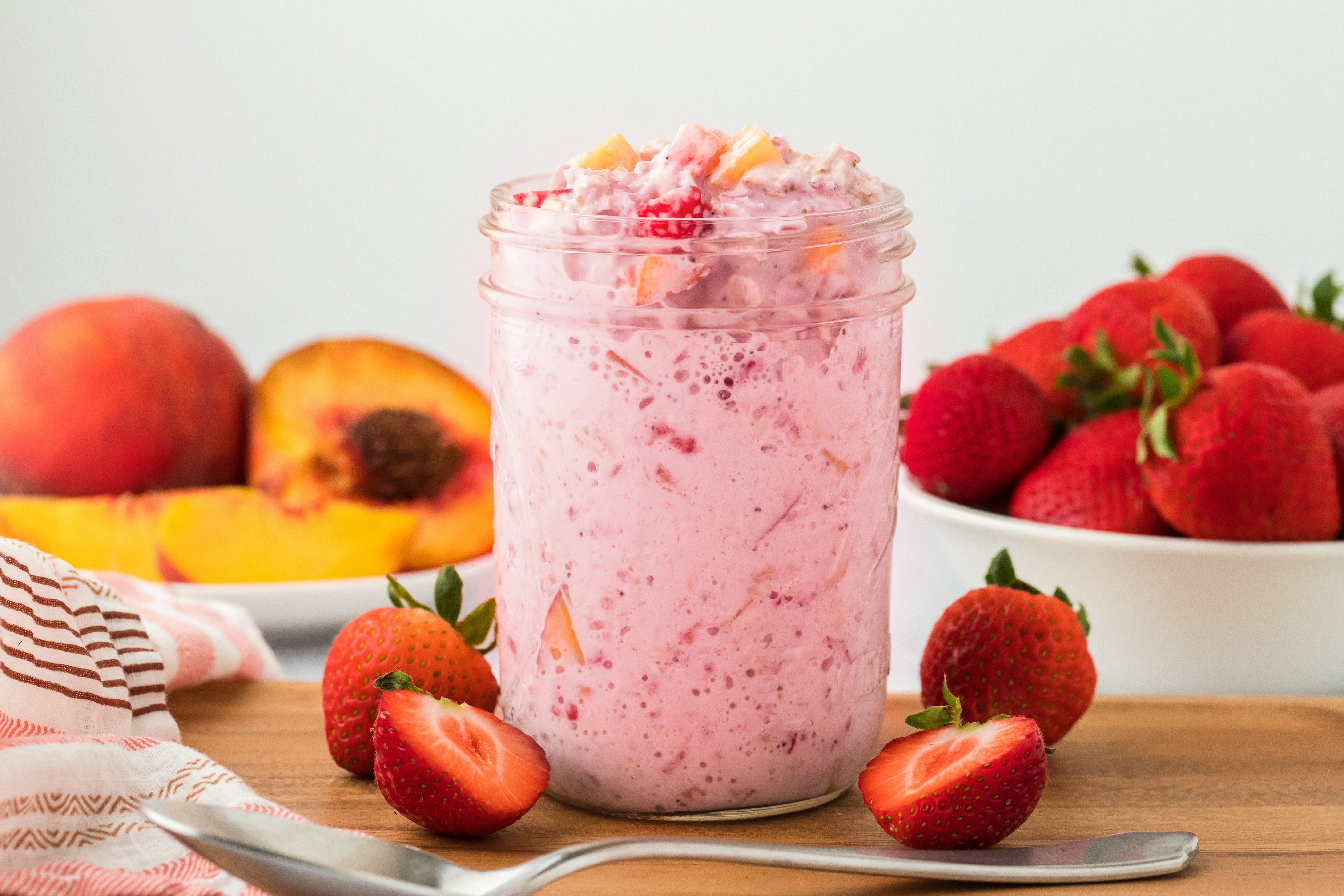 8 High-Fiber Breakfast Recipes to Keep You Full for Hours (10+ grams each)